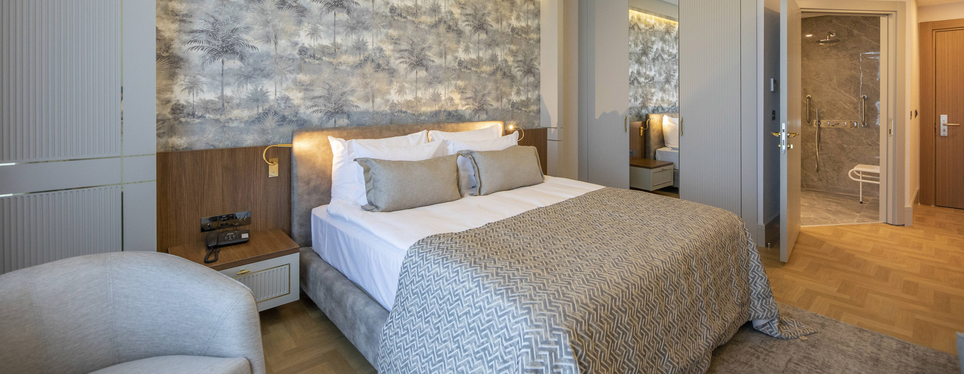 DE LUXE BEDENSEL ENGELLİ ODALAR
